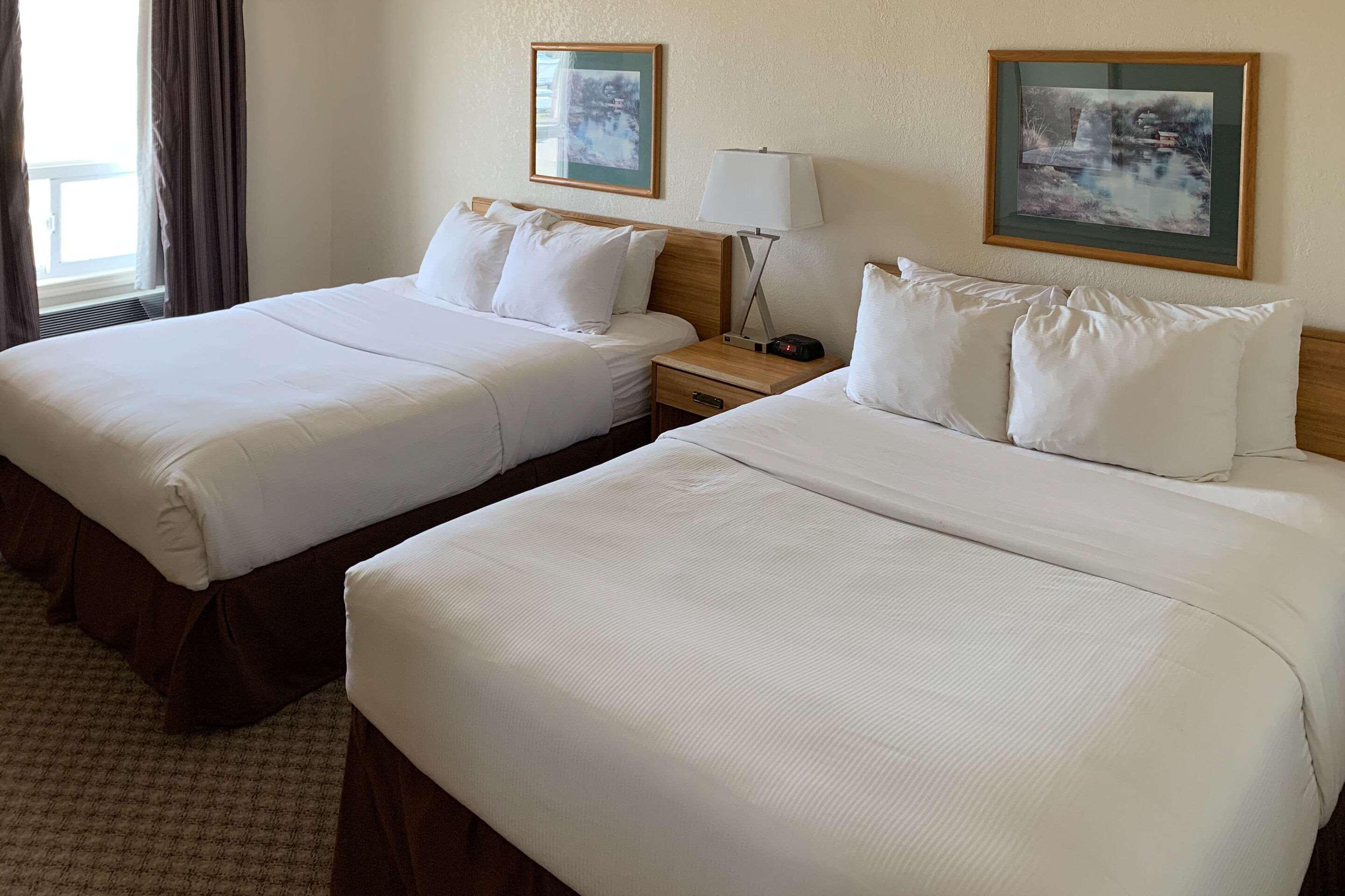 Rodeway Inn Windsor Mill Экстерьер фото